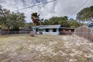 713 N Kossuth St, Rockport, TX 78382 - Photo 3