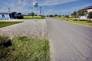 513 N 16th St, Port O'Connor, TX 77982 - Photo 11