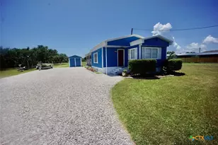 513 N 16th St, Port O'Connor, TX 77982 - Photo 3