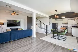 2749 W Bayshore Dr, Palacios, TX 77465 - Photo 9