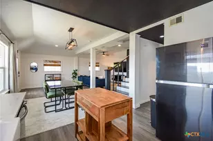 2749 W Bayshore Dr, Palacios, TX 77465 - Photo 17