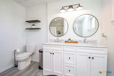 2749 W Bayshore Drive, Palacios, TX 77465 - Photo 31