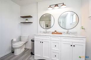 2749 W Bayshore Dr, Palacios, TX 77465 - Photo 31