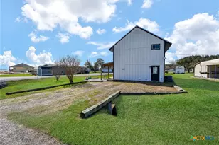 2749 W Bayshore Dr, Palacios, TX 77465 - Photo 43