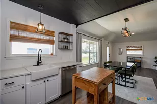 2749 W Bayshore Dr, Palacios, TX 77465 - Photo 19