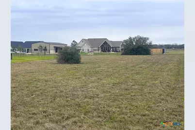 363 Sendera Loop, Victoria, TX 77904 - Photo 3