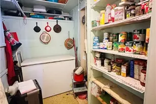 1002 Hopkins St, Yoakum, TX 77995 - Photo 7