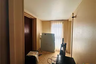 1002 Hopkins St, Yoakum, TX 77995 - Photo 17