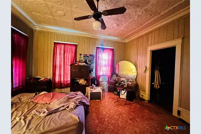 1002 Hopkins Street, Yoakum, TX 77995 - Photo 13