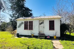 1002 Hopkins St, Yoakum, TX 77995 - Photo 21