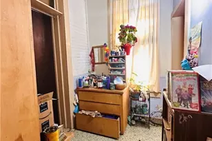 1002 Hopkins St, Yoakum, TX 77995 - Photo 5