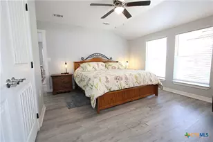 805 W 7th Ave, Belton, TX 76513 - Photo 7