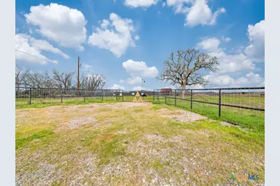 1000 Mill Creek Rd, Seguin, TX 78155 - Photo 15