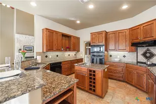 451 Winding View, New Braunfels, TX 78132 - Photo 5