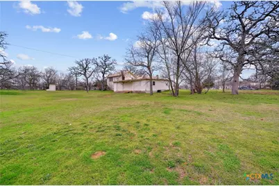 222 Myrtle Avenue, Luling, TX 78648 - Photo 27