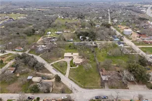 222 Myrtle Ave, Luling, TX 78648 - Photo 41