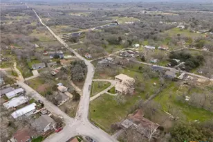 222 Myrtle Ave, Luling, TX 78648 - Photo 43