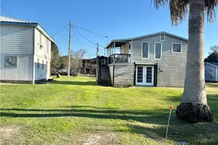 707 W Monroe Ave, Port O'Connor, TX 77982 - Photo 47