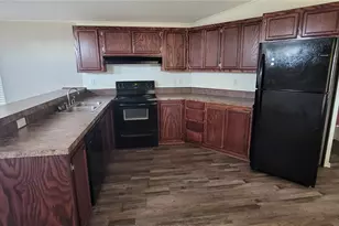 703 W Oakland Ave, Seadrift, TX 77983 - Photo 17