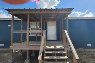 703 W Oakland Ave, Seadrift, TX 77983 - Photo 3