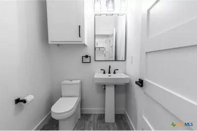 110 Lake Village Road, Seguin, TX 78155 - Photo 31