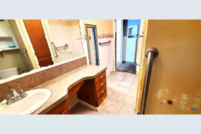 112 College Avenue, Oglesby, TX 76561 - Photo 31