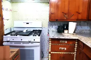 112 College Ave, Oglesby, TX 76561 - Photo 17