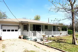 112 College Ave, Oglesby, TX 76561 - Photo 1