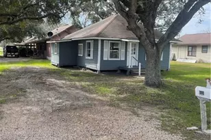 1610 S 3rd St, Ganado, TX 77962 - Photo 11