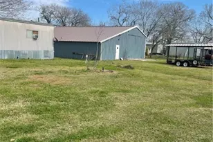 1610 S 3rd St, Ganado, TX 77962 - Photo 15