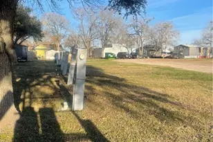 1610 S 3rd St, Ganado, TX 77962 - Photo 17