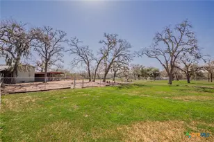 455 Suncrest Ln, Victoria, TX 77905 - Photo 17