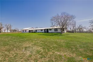 455 Suncrest Ln, Victoria, TX 77905 - Photo 1