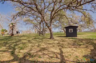 455 Suncrest Ln, Victoria, TX 77905 - Photo 7