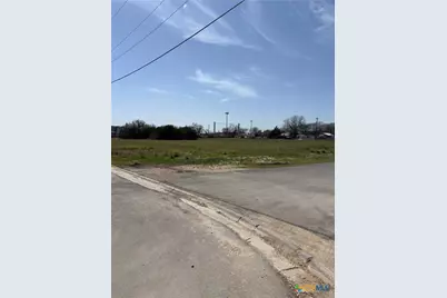 1900 N Austin Street, Seguin, TX 78155 - Photo 5