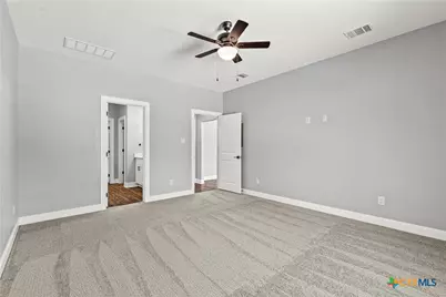 209 Troell Street, Seguin, TX 78155 - Photo 15