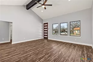 209 Troell St, Seguin, TX 78155 - Photo 7