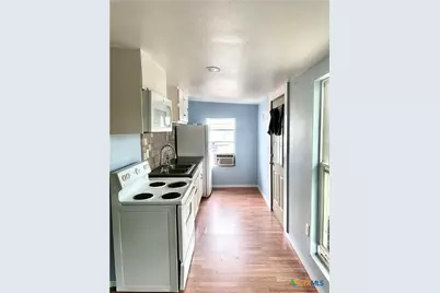 104 S 2nd Street, Stockdale, TX 78160 - Photo 5