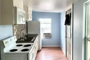 104 S 2nd St, Stockdale, TX 78160 - Photo 5