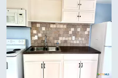 104 S 2nd Street, Stockdale, TX 78160 - Photo 7