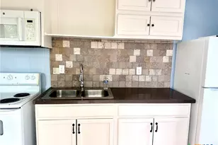 104 S 2nd St, Stockdale, TX 78160 - Photo 7