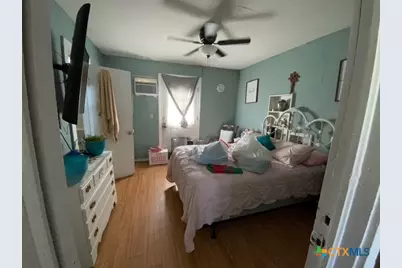 2071 Eastman Avenue, New Braunfels, TX 78130 - Photo 7