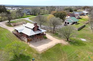 398 Redbird Ln, Kingsbury, TX 78638 - Photo 3