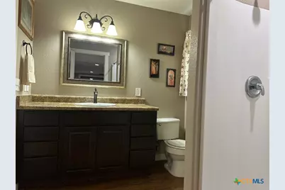 502 N Cherry Street, Seguin, TX 78155 - Photo 9