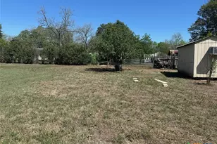 502 N Cherry St, Seguin, TX 78155 - Photo 13