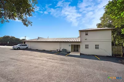 1111 N Walnut Avenue #301, New Braunfels, TX 78130 - Photo 7