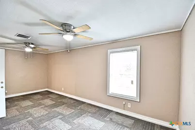 1111 N Walnut Avenue #301, New Braunfels, TX 78130 - Photo 5