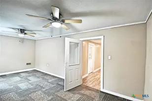 1111 N Walnut Ave, New Braunfels, TX 78130 - Photo 1