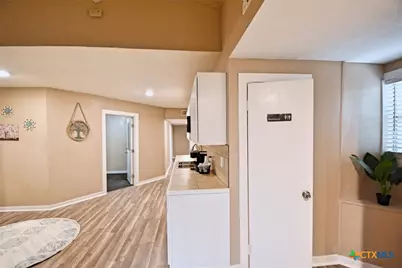 1111 N Walnut Avenue #301, New Braunfels, TX 78130 - Photo 13