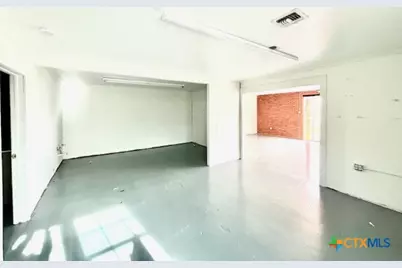 3304 Houston Highway, Victoria, TX 77901 - Photo 9